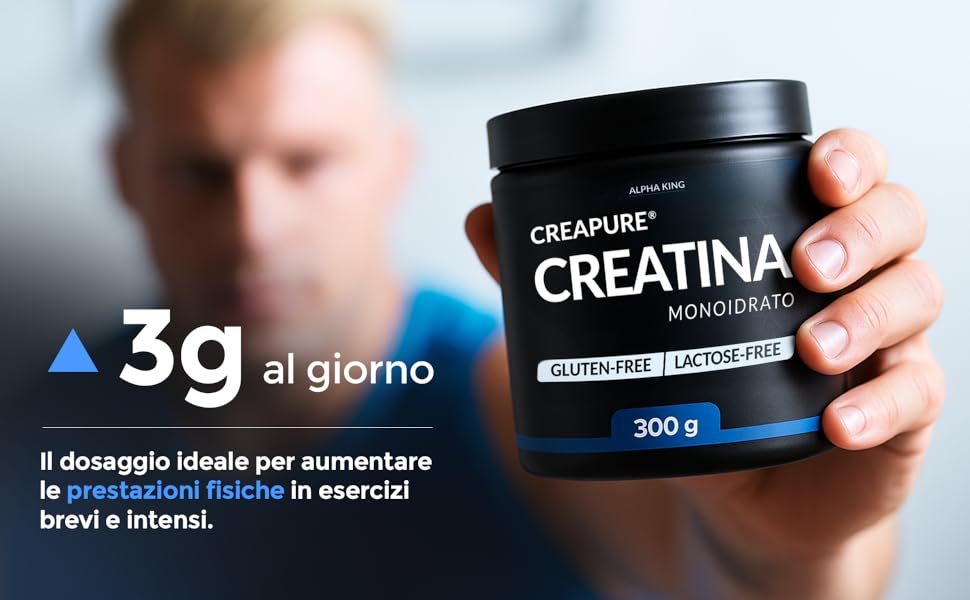 Il testo recita: 'CREATINA' '3g al giorno' '300 g'. Contenitore nero per integratori conservato, con testo in italiano che indica la dose giornaliera.